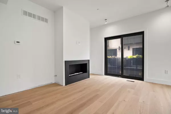 Philadelphia, PA 19147,706 LATONA ST #J