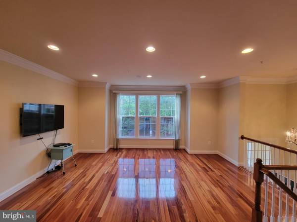 Vienna, VA 22182,8062 CRIAZA BRANCH CT