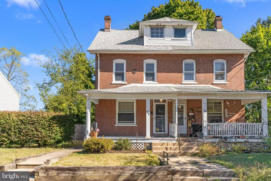 21 E 6TH ST, Lansdale, PA 19446