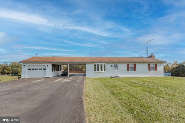 736 LOOP RD, Gerrardstown, WV 25420