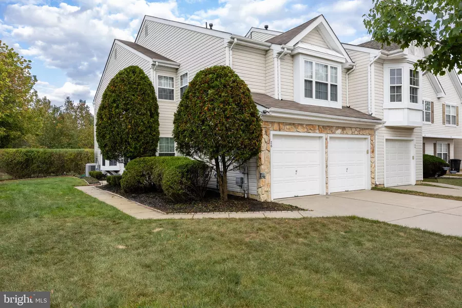 26 BUCKINGHAM WAY, Mount Laurel, NJ 08054