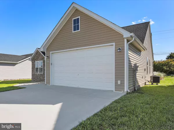 Martinsburg, WV 25403,277 POCHARDS CT