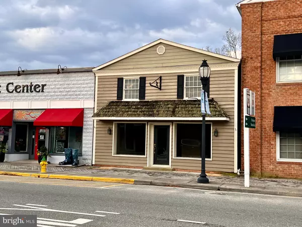 Kilmarnock, VA 22482,21 N MAIN ST