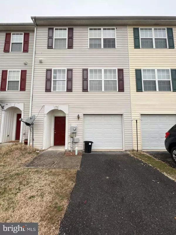 998 AZTEC DR, Martinsburg, WV 25405