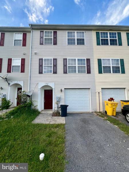 998 AZTEC DR, Martinsburg, WV 25405