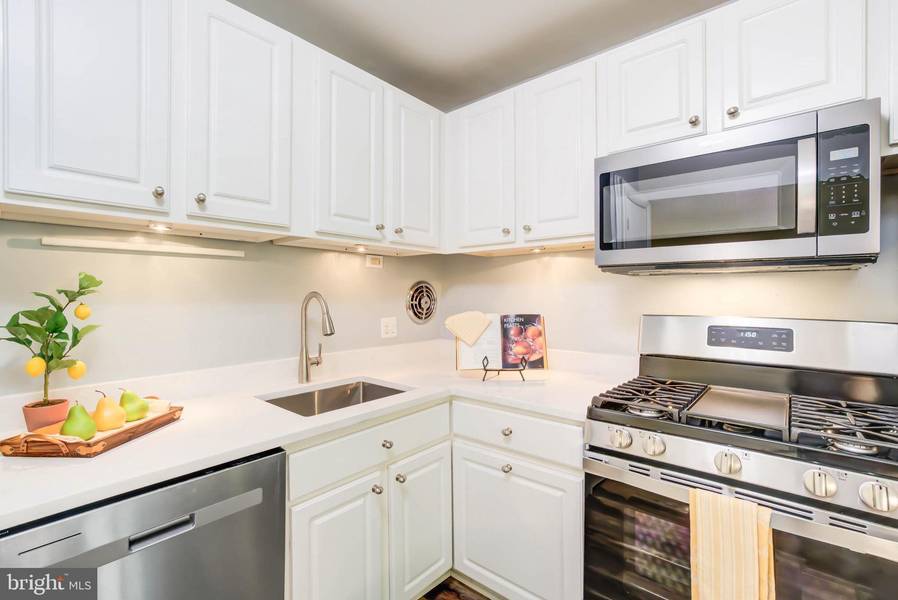 5033 7TH RD S #201, Arlington, VA 22204