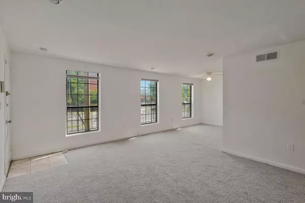 Washington, DC 20020,2139 YOUNG ST SE #101