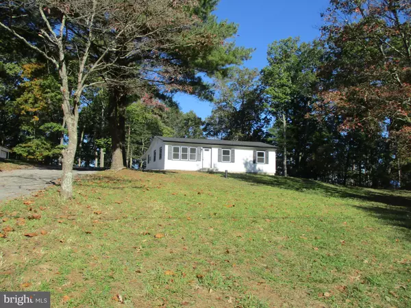 Hedgesville, WV 25427,983 CONSERVATION DR