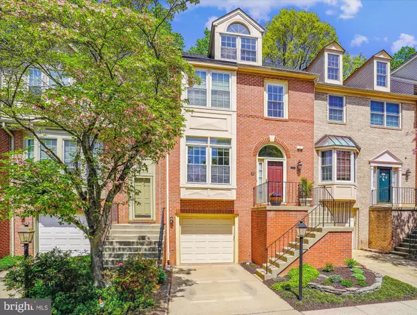 12014 JOHNS PL, Fairfax, VA 22033