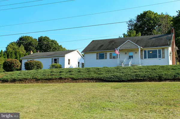 422 MOUNTAIN RD, Kempton, PA 19529