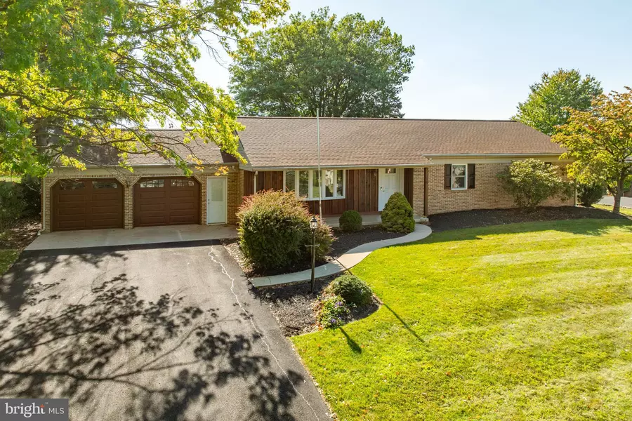 430 GLEN MAR AVE, New Holland, PA 17557