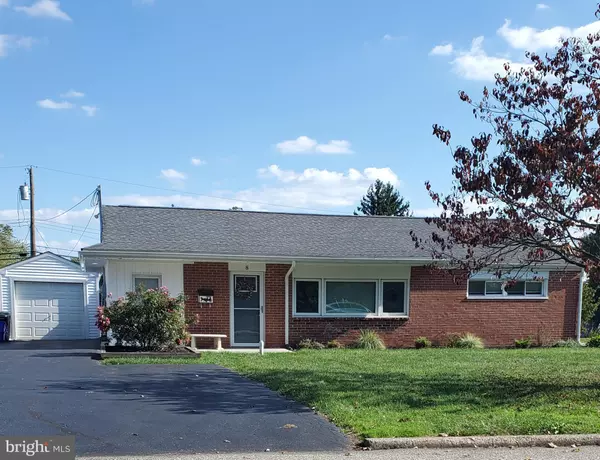 8 LAUREL LN, Plymouth Meeting, PA 19462