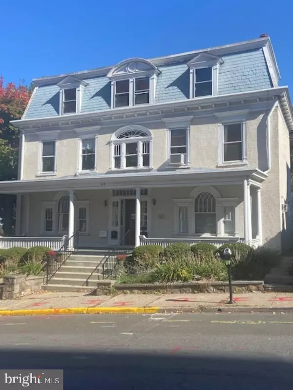 Doylestown, PA 18901,147 N MAIN ST #2-1