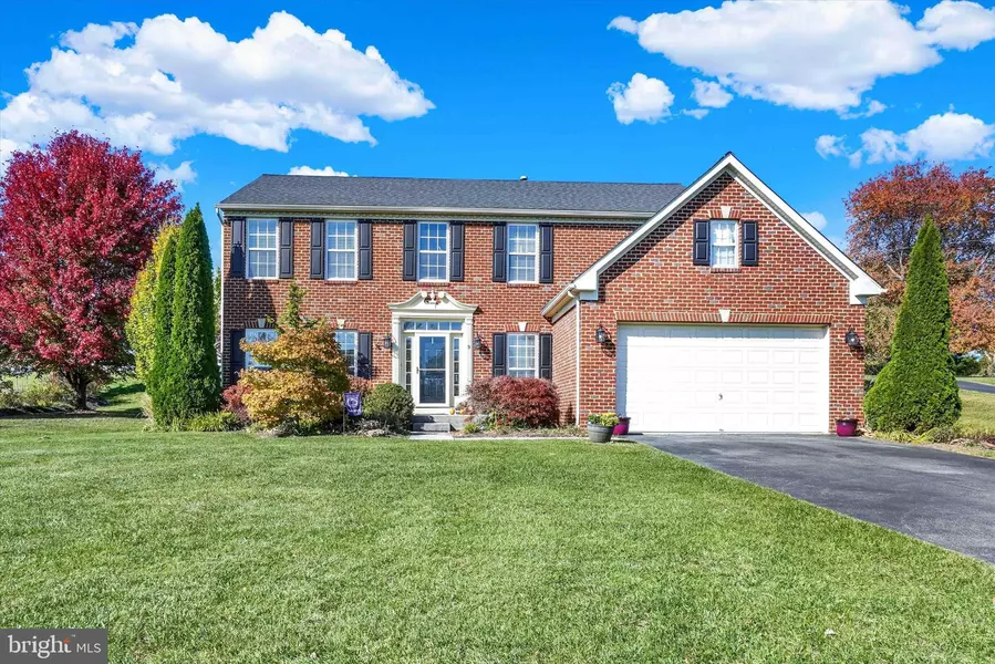 9 TREE HOLLOW DR, Shrewsbury, PA 17361