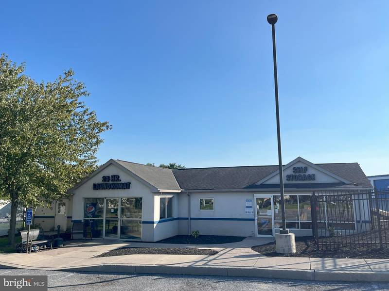 865 E MAIN ST, Ephrata, PA 17522