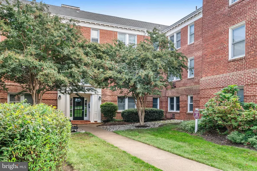 906 S WASHINGTON ST #306, Alexandria, VA 22314