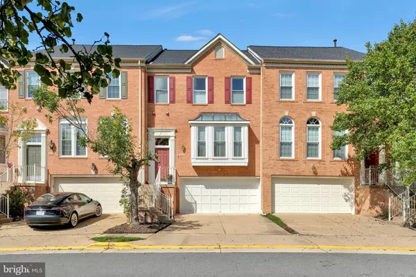 8532 HARVEST OAK DR, Vienna, VA 22182