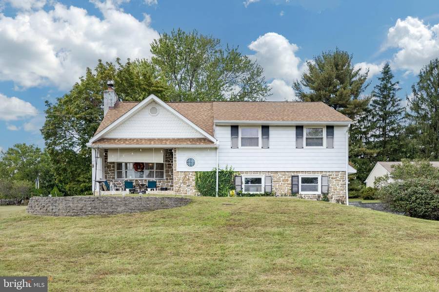 1027 WINDY HILL RD, Norristown, PA 19403