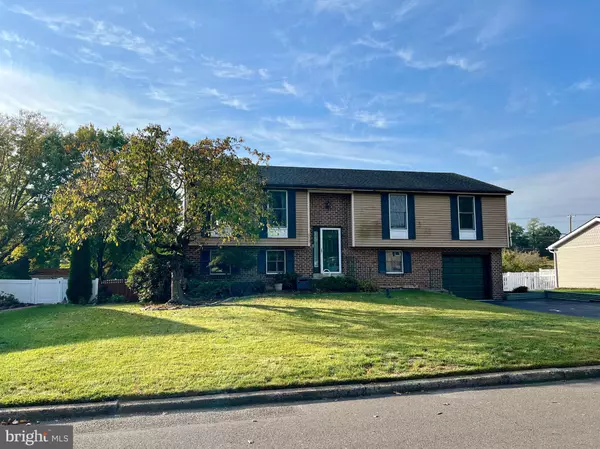 140 APPLE VALLEY DR, Langhorne, PA 19047