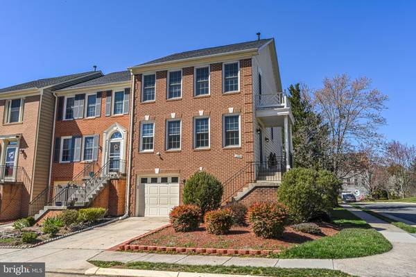 12700 DOGWOOD HILLS LN, Fairfax, VA 22033