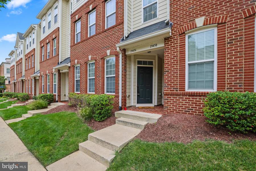 19456 PROMENADE DR, Leesburg, VA 20176