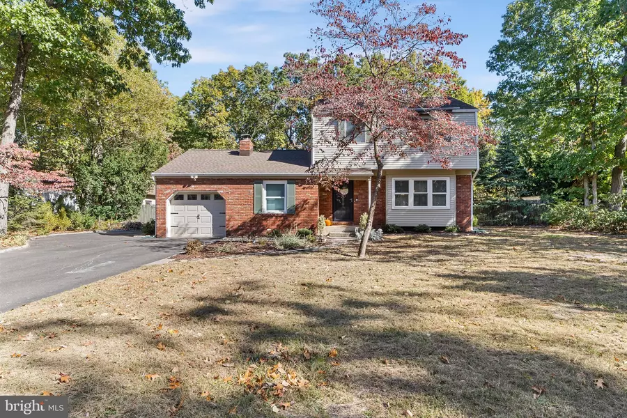 233 LAKESHORE DR, Marlton, NJ 08053