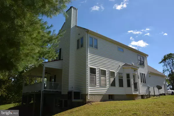 Hume, VA 22639,4752 LEEDS LN