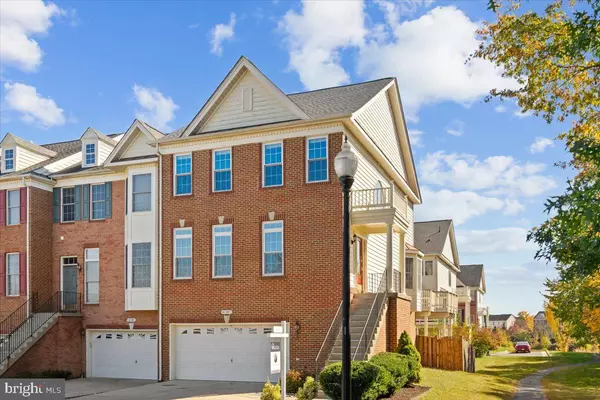 42743 GELDING SQ, Chantilly, VA 20152