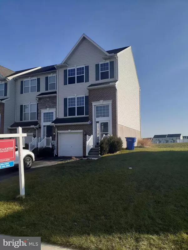 1228 LEDGE DR, York, PA 17408