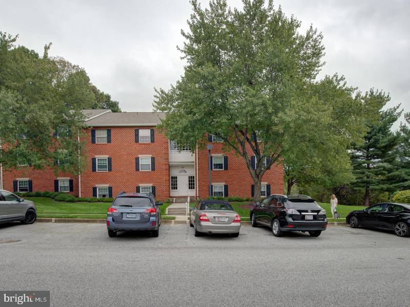 100 CASTLETOWN RD #302, Lutherville Timonium, MD 21093