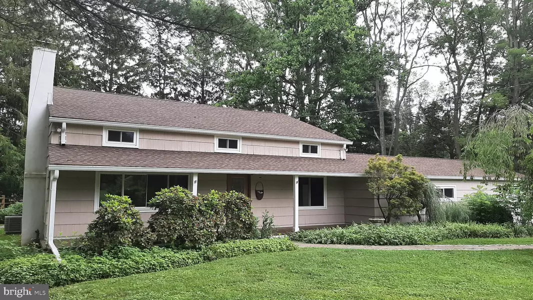 6 N ELM ST, Hopewell, NJ 08525