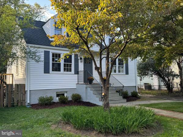 121 W WESTMORELAND RD, Falls Church, VA 22046