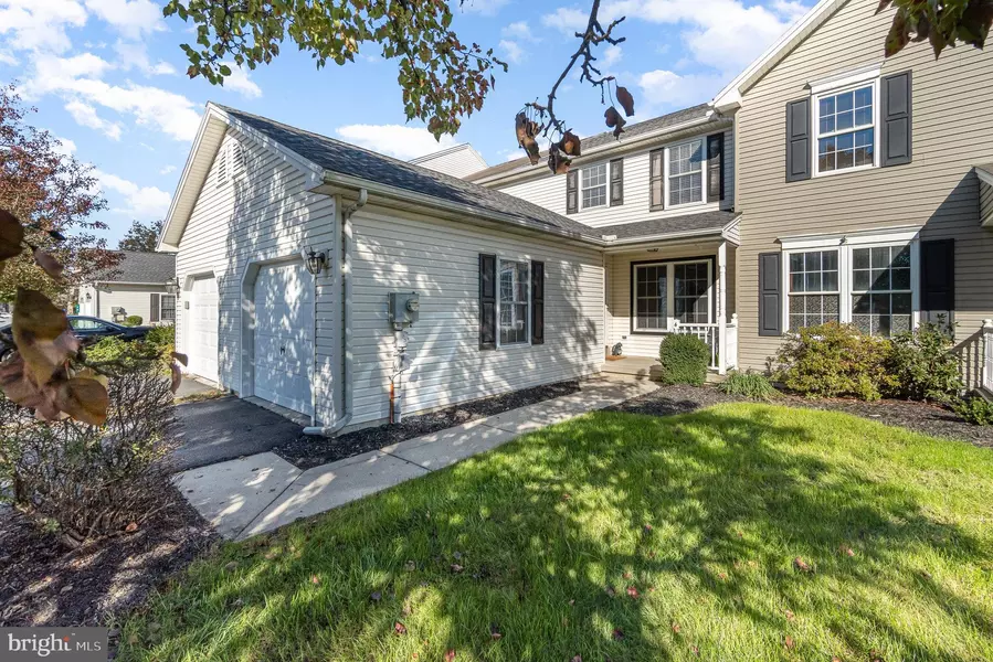 4 FAIRFIELD LN, Mechanicsburg, PA 17050