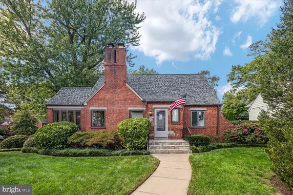 Arlington, VA 22207,1502 N UTAH ST N