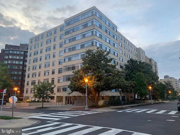 2401 H ST NW #903,  Washington,  DC 20037