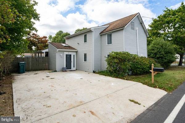 Tuckerton, NJ 08087,29 FERN DR