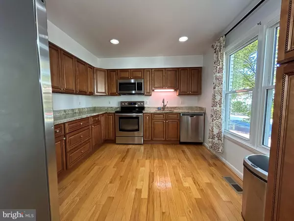 Vienna, VA 22182,8505 JEFFERSONIAN CT