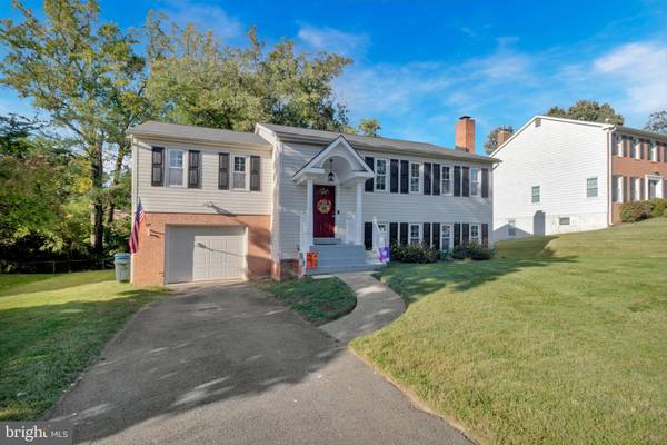 Annandale, VA 22003,7406 BEVERLY MANOR DR