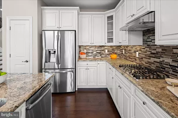 Monmouth Junction, NJ 08852,54 DAVINCI DR