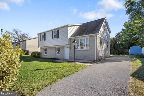 York, PA 17404,906 MARBROOK LN