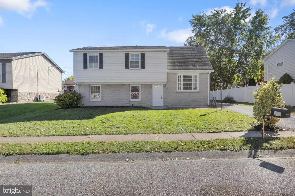 York, PA 17404,906 MARBROOK LN