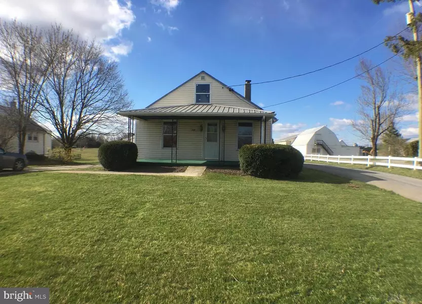 1458 NADENBOUSCH LN, Inwood, WV 25428