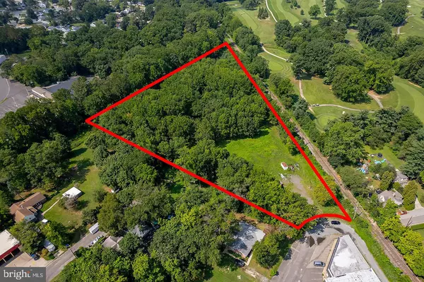 West Deptford, NJ 08096,0 GREENWOOD & SHIVERS AVE