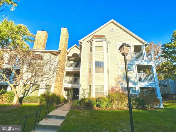 5632 WILLOUGHBY NEWTON DR #32, Centreville, VA 20120