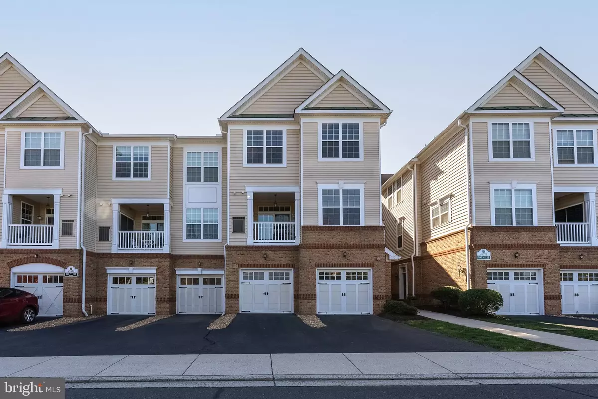 Ashburn, VA 20147,43371 LOCUST DALE TER #107