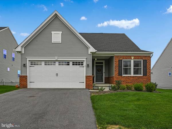 6 LADY HARRINGTON DR, York, PA 17402