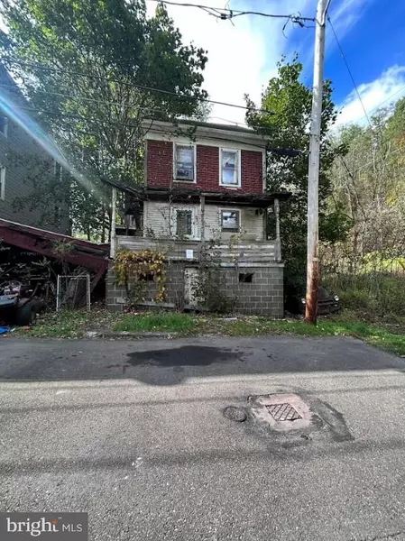 346 ARNOT ST, Saint Clair, PA 17970