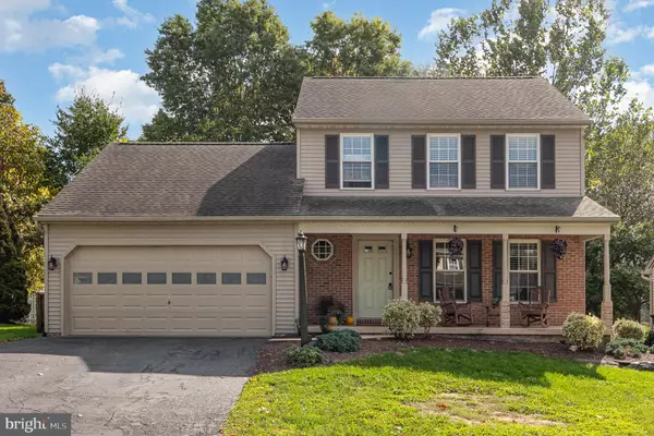 46 MANOR OAKS DR, Millersville, PA 17551