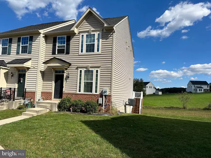 7969 ERINVALE LN, Seven Valleys, PA 17360