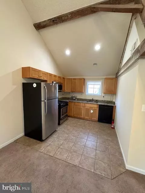 Round Hill, VA 20141,19 N BRIDGE ST